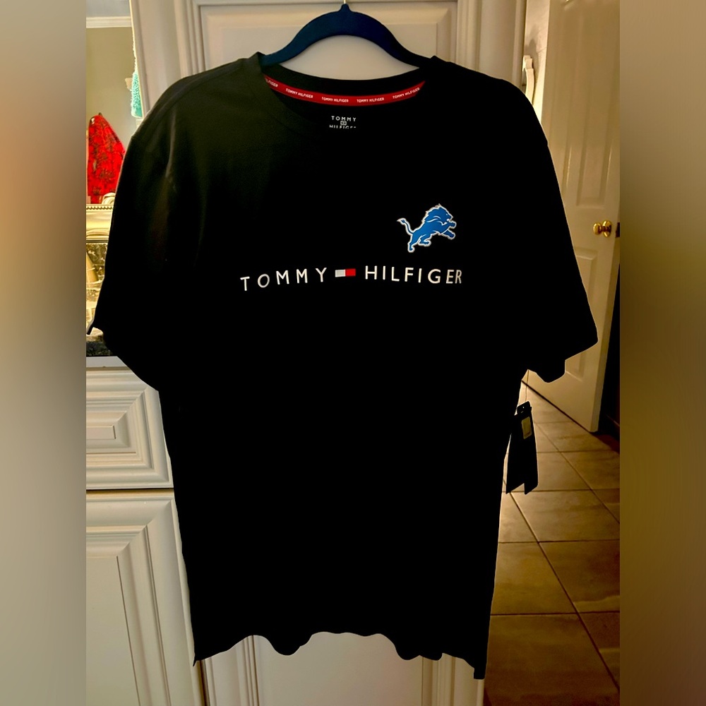 NWT NFL + Tommy Hilfiger Collab T-Shirt